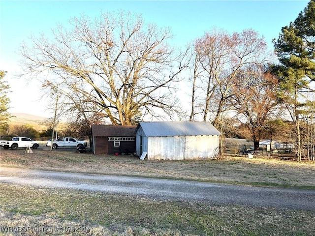 view of outbuilding featuring an outbuilding