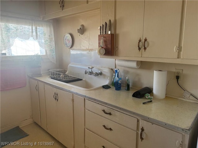 kitchen featuring sink