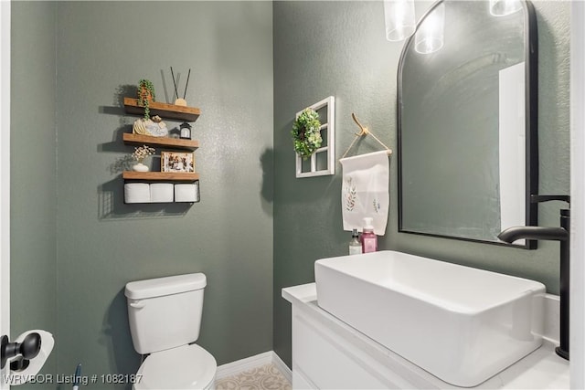 14008 White Bluff Rd, Fort Smith, AR 72916 - half bath with toilet and vanity