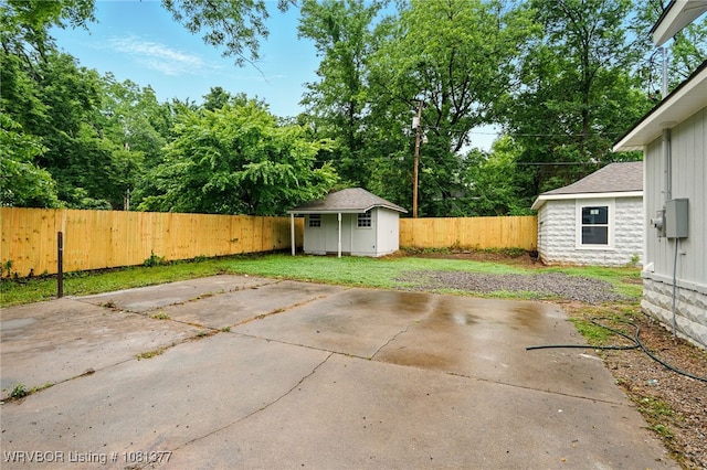 925 Cedar St, Van Buren, AR 72956 - fenced backyard featuring a patio