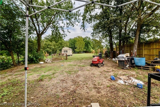 view of yard with a shed