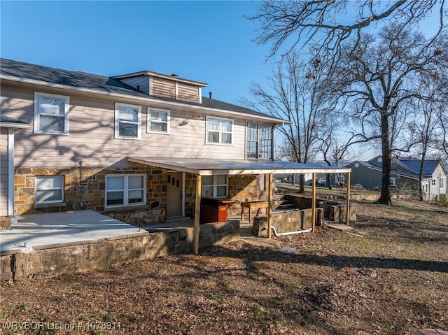 view of front of house featuring a patio