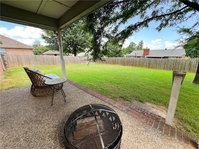 801 Northview Dr, Van Buren, AR 72956 - fenced backyard with a patio area