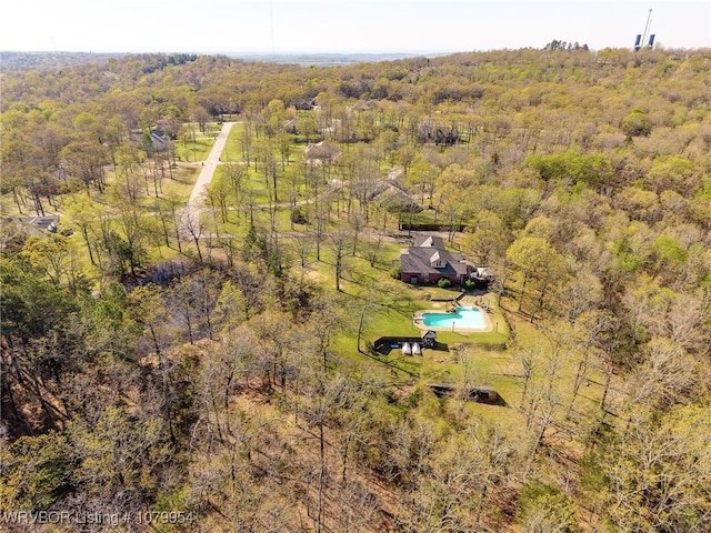 bird's eye view with a view of trees