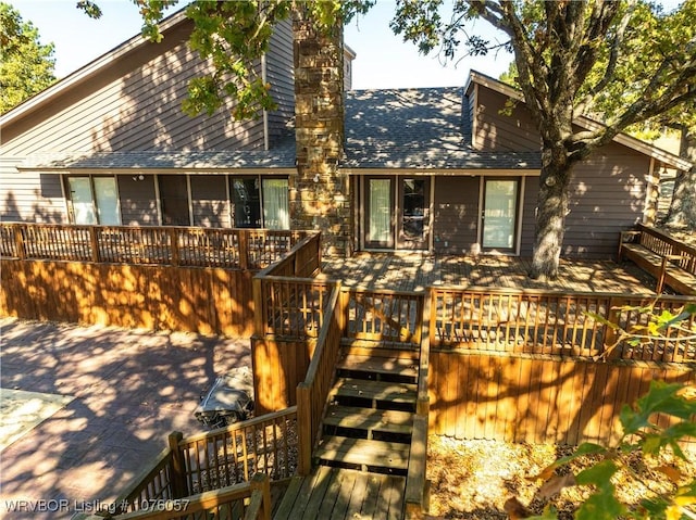 view of front facade featuring a deck