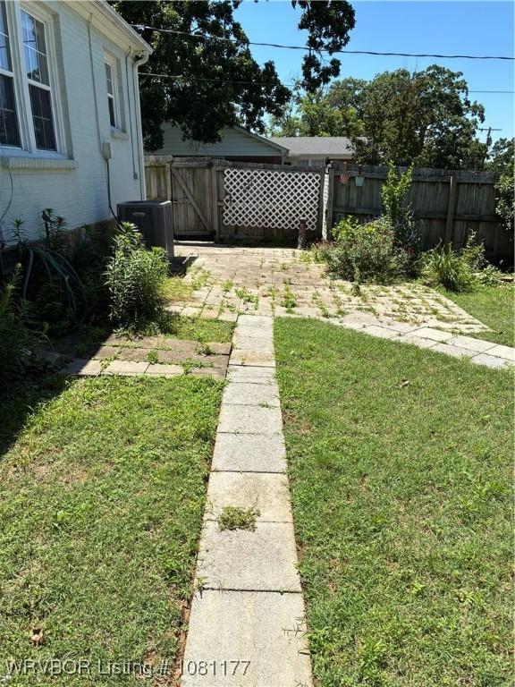 2227 S Q St, Fort Smith, AR 72901 - view of yard with central air condition unit