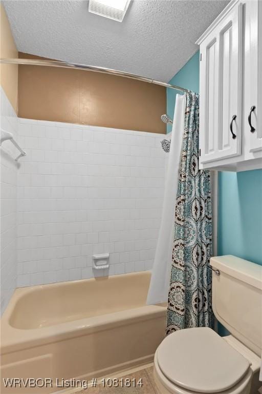 2508 Roxbury Ln, Fort Smith, AR 72908 - full bath featuring a textured ceiling and shower / bath combo with shower curtain