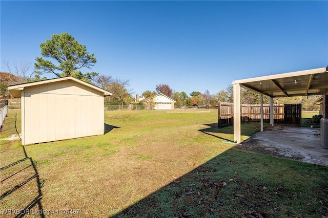 view of yard with a storage shed