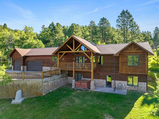 log cabin featuring a front yard