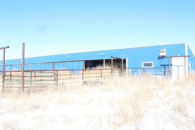 exterior space with an outbuilding