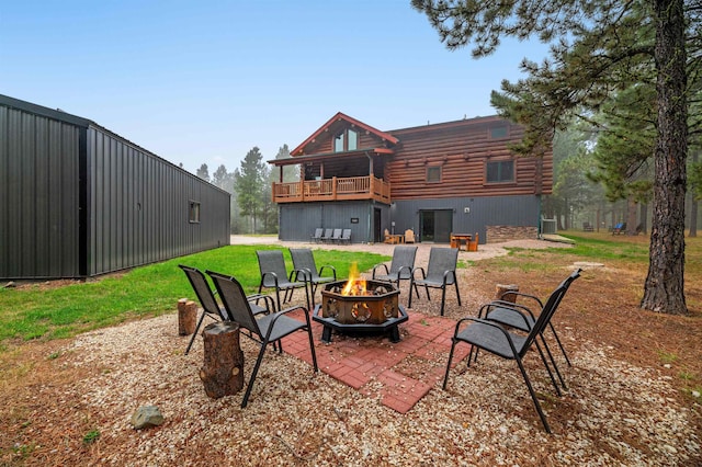 view of patio featuring a fire pit