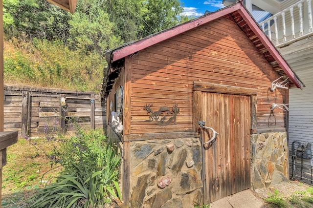 view of outbuilding