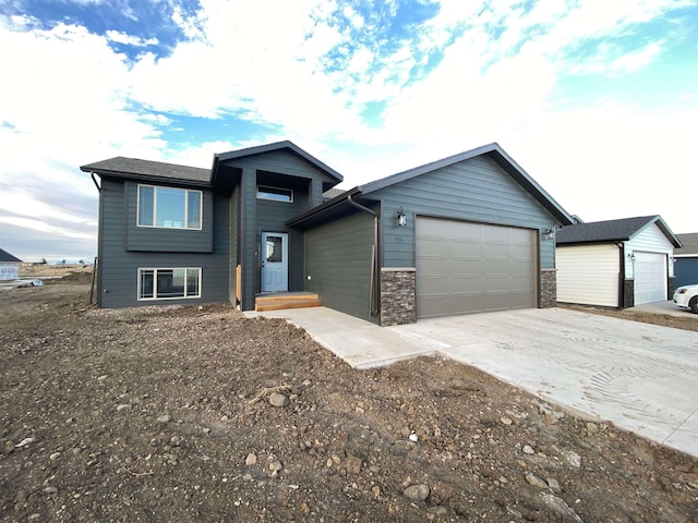 view of front of property featuring a garage