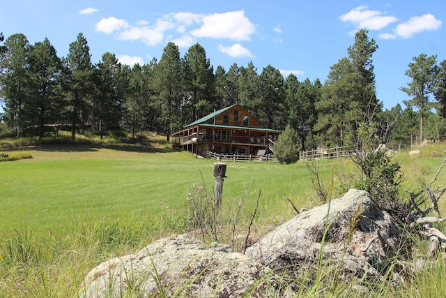 view of yard featuring a rural view