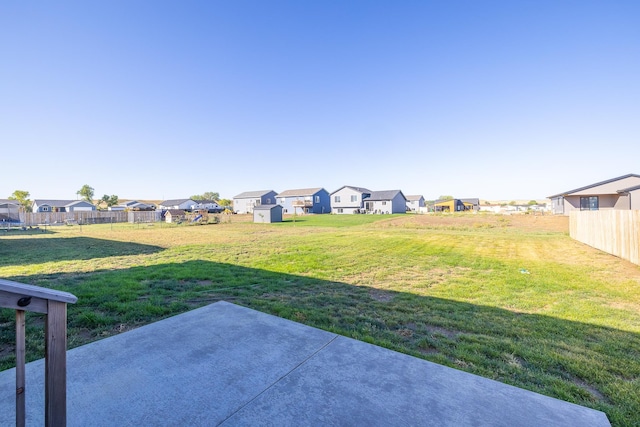 view of yard featuring a patio area