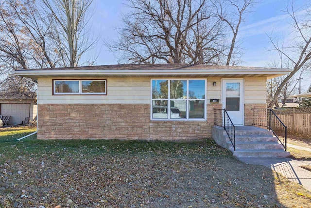 view of front facade with a front yard