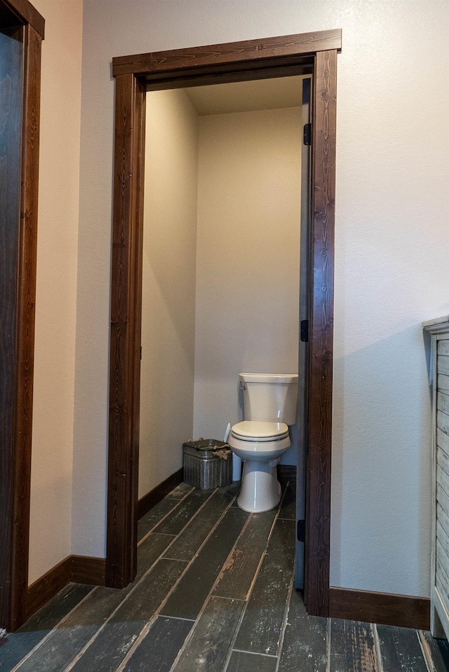 bathroom featuring toilet