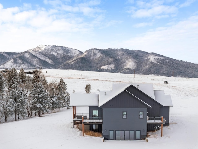 exterior space with a mountain view