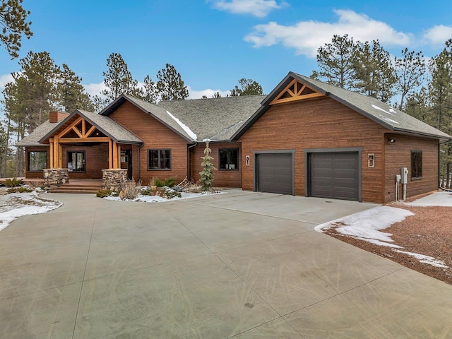 view of front of property featuring a garage