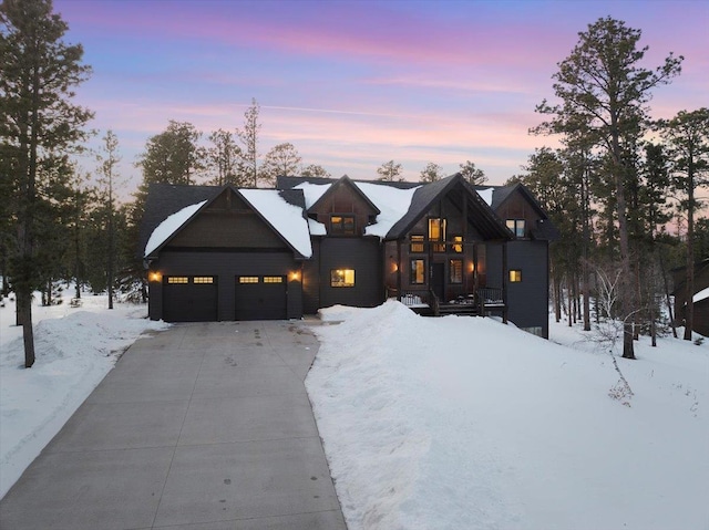 view of modern farmhouse style home