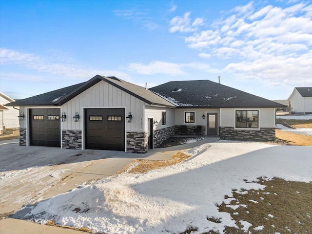 view of front of house with a garage