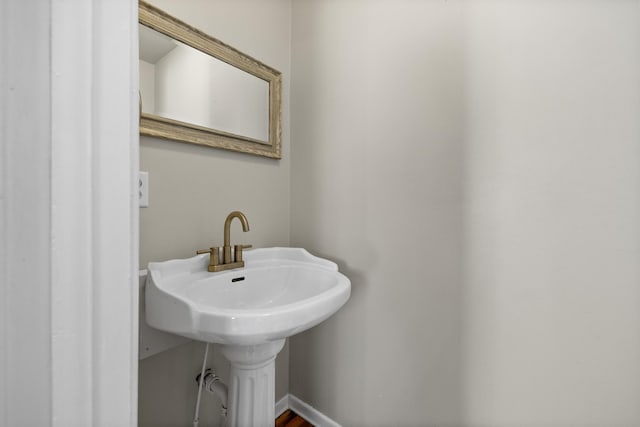 bathroom with baseboards