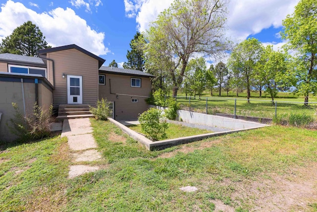 view of yard featuring fence