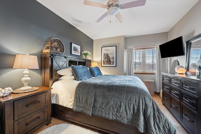 bedroom with a ceiling fan