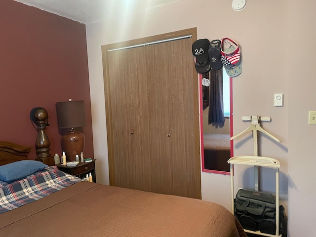 bedroom featuring a closet