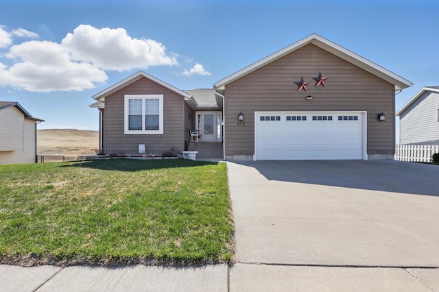single story home featuring a front lawn