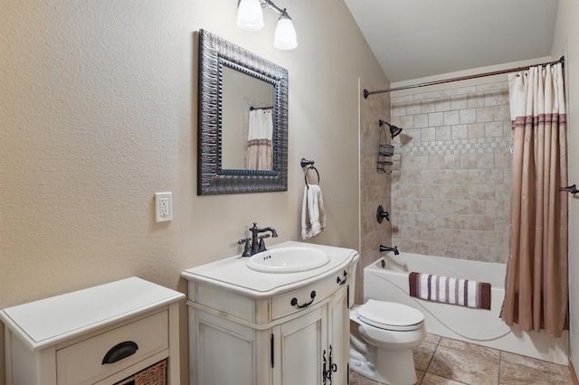 12388 Little Tiger Ln, Hill City, SD 57745 - bathroom featuring a textured wall, vanity, shower / bathtub combination with curtain, and toilet