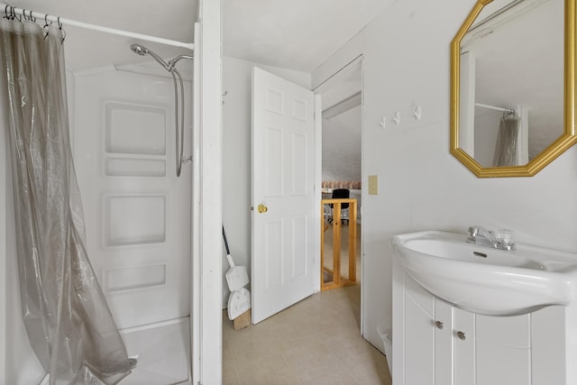 25370 S Lightning Creek Rd, Custer, SD 57730 - bathroom featuring a shower with curtain, vanity, and tile patterned floors