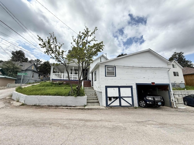 403 Mcquillan Ave, Lead, SD 57754 - view of front facade featuring a porch