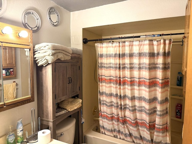 403 Mcquillan Ave, Lead, SD 57754 - full bathroom featuring shower / bath combo and toilet