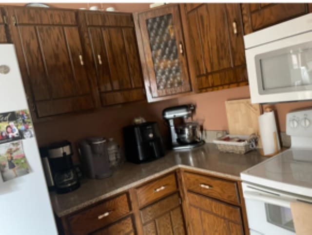 603 E 1st St, Buffalo, SD 57720 - kitchen with white appliances