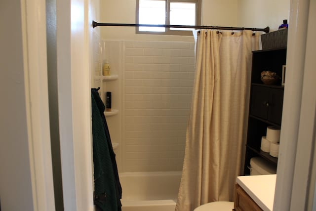 126 E Saint Andrew St, Rapid City, SD 57701 - bathroom with vanity and shower / bath combo