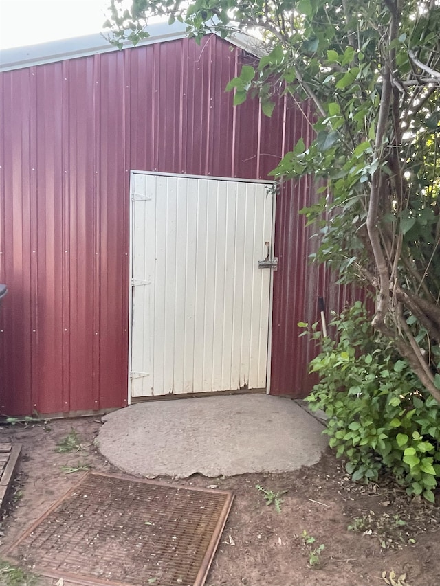 2102 Albany Ave, Hot Springs, SD 57747 - view of gate