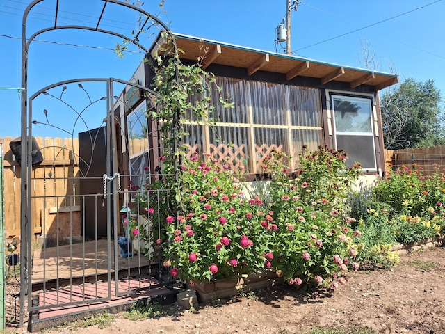 2102 Albany Ave, Hot Springs, SD 57747 - back of house featuring a gate