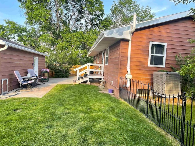 2102 Albany Ave, Hot Springs, SD 57747 - view of yard featuring a patio