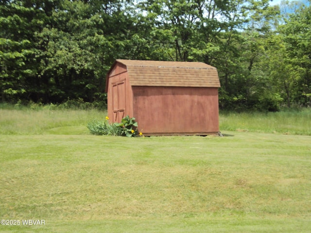 70 Berry Ln, Mill Hall, PA 17751 - view of green lawn