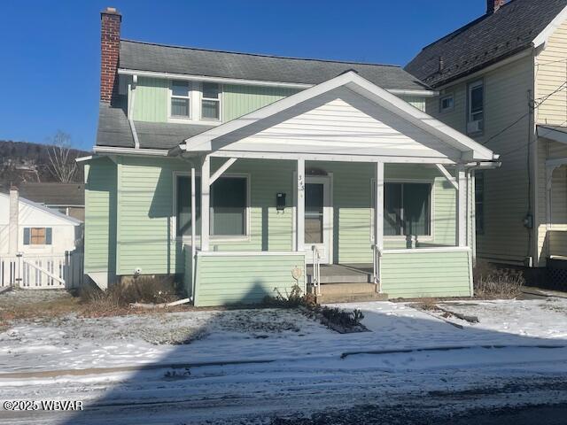 view of front facade with a porch