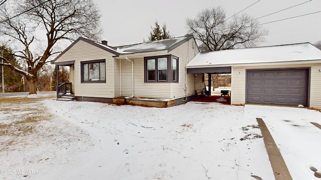 view of front facade featuring a garage