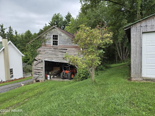 exterior space featuring a yard