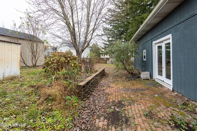 view of yard with a patio area