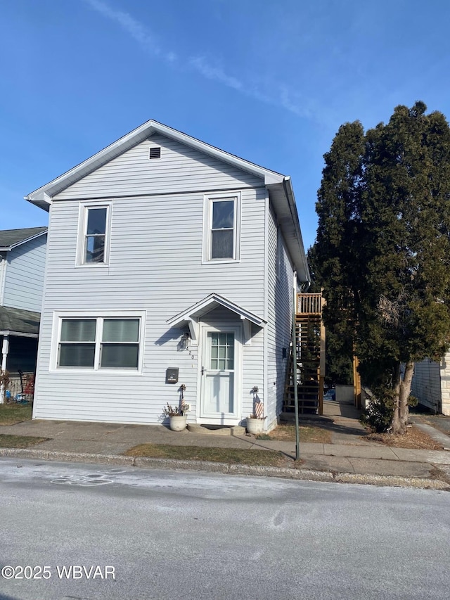 view of front of property