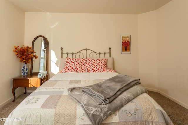 bedroom featuring carpet floors