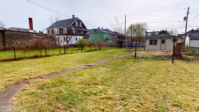 665 5th Ave, Williamsport, PA 17701 - view of yard featuring a residential view and fence