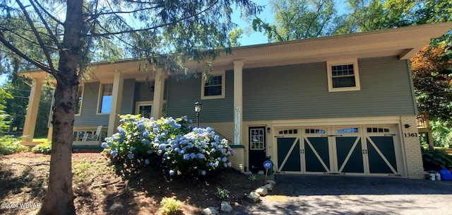 view of front facade with a garage