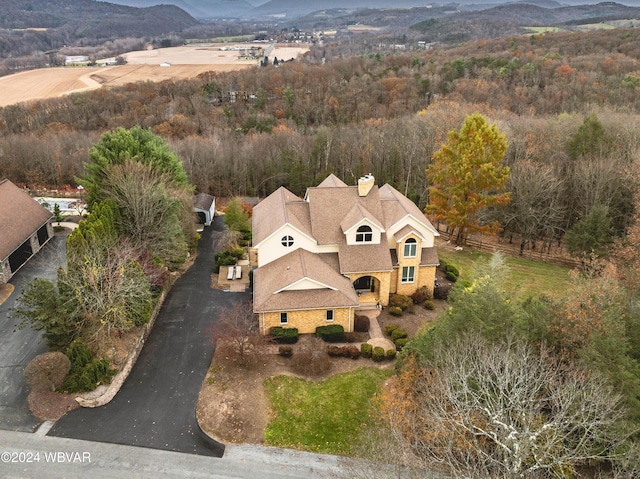 bird's eye view with a mountain view