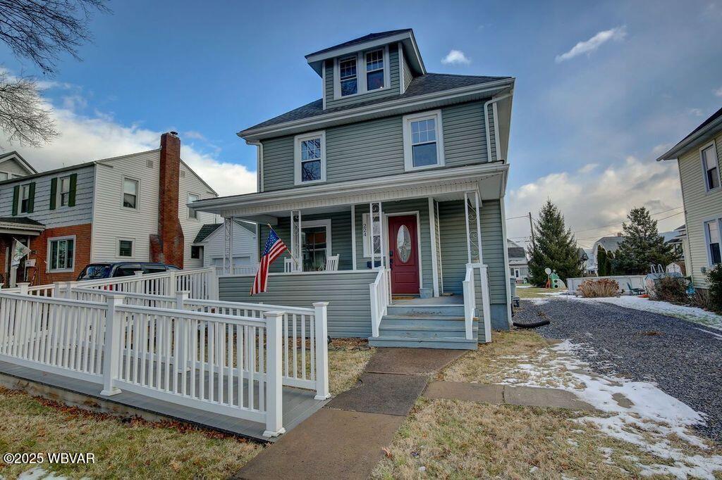 view of front of home with a porch